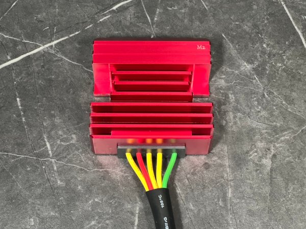 画像4: ⚡️GUYSFACTORY製 強化レギュレーター for シグナスX|電装系をパワーアップ! 🚀 (4)