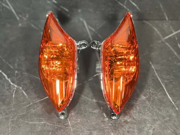 画像7: ✨ 3型シグナスX用フロントウインカーレンズ|カラーバリエーションで個性を演出! 🚀 (7)