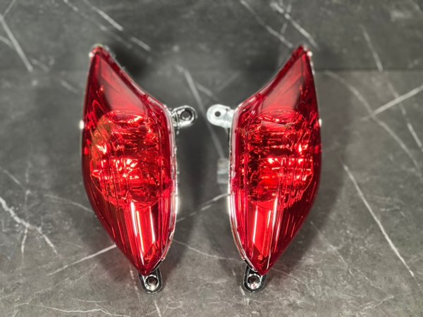 画像5: ✨ 3型シグナスX用フロントウインカーレンズ|カラーバリエーションで個性を演出! 🚀 (5)