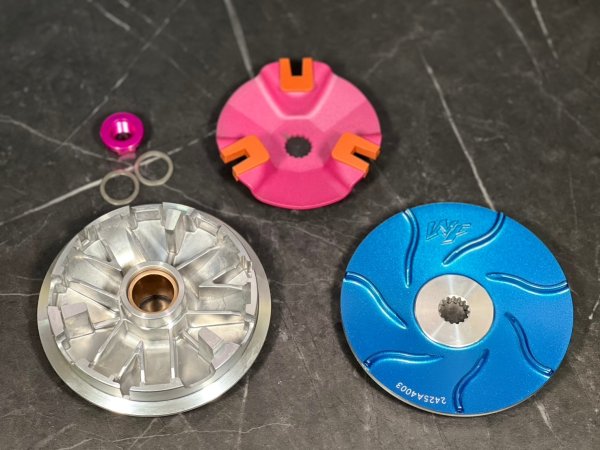 画像2: ✨ WF ハイスピードプーリー 中改（ピンク/ブルー）［シグナスX・BW'S125対応］｜ボアアップ車両専用設計！ 🚀 (2)