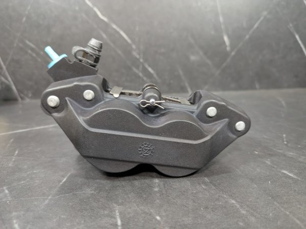 画像3: ✨ brembo キャストキャリパー P4 (40mmピッチ)|究極の制動力をその手に! (3)