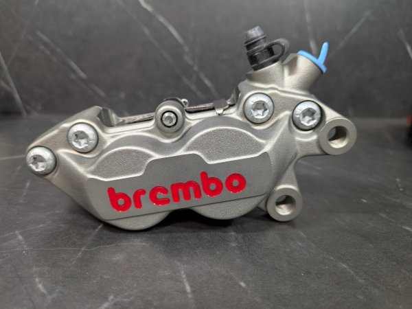 画像4: ✨ brembo キャストキャリパー P4 (40mmピッチ)|究極の制動力をその手に! (4)