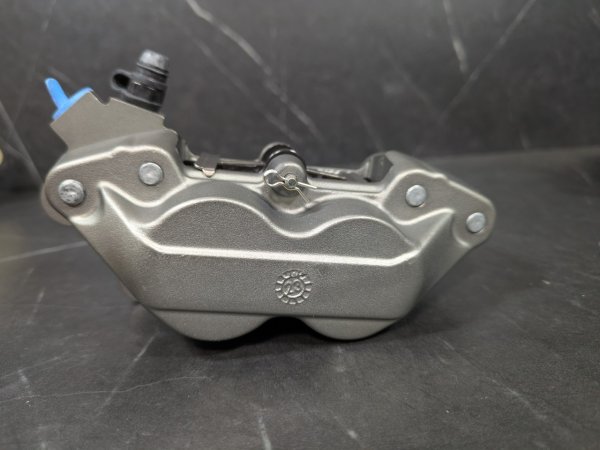 画像5: ✨ brembo キャストキャリパー P4 (40mmピッチ)|究極の制動力をその手に! (5)