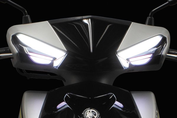 シグナス4型LEDウインカー Amazon | KN企画 KOSO シグナスX 4型専用 LEDウインカー BLADE