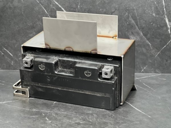 画像2: 🚀 ガイズファクトリー製シグナスX 2型用 横置きバッテリーボックス (2)