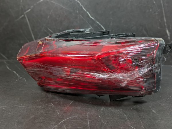 画像2: 🔥 純正タイプライトレッドテールASSY [4型シグナスX] 🚀 (2)