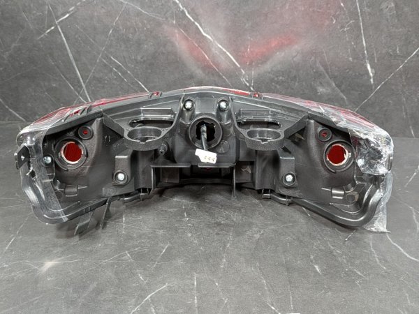 画像3: 🔥 純正タイプライトレッドテールASSY [4型シグナスX] 🚀 (3)