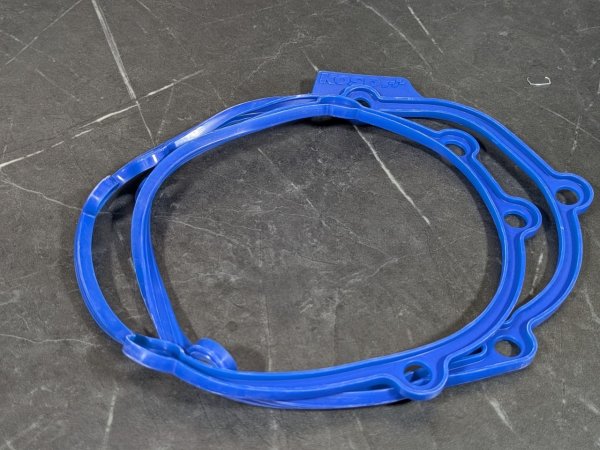 画像3: 🔥 KOSO クランクケースカバーガスケット｜シグナスX用カラーバージョン登場！ 🚀 (3)