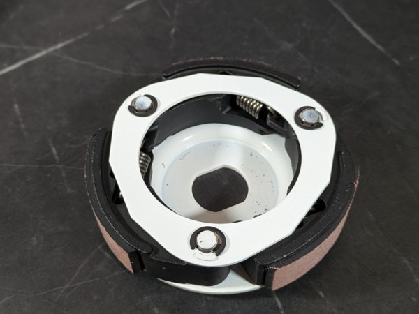 画像4: 🔥 SCRK 街道版 強化クラッチキット [シグナスグリファス対応] ブラック / ホワイト 🔥 (4)