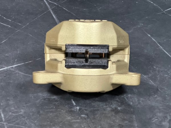 画像4: 🏍【Brembo ブレンボ P2 32 ゴールドキャリパー】シグナスX・!制動力&コントロール性UP🔥 (4)