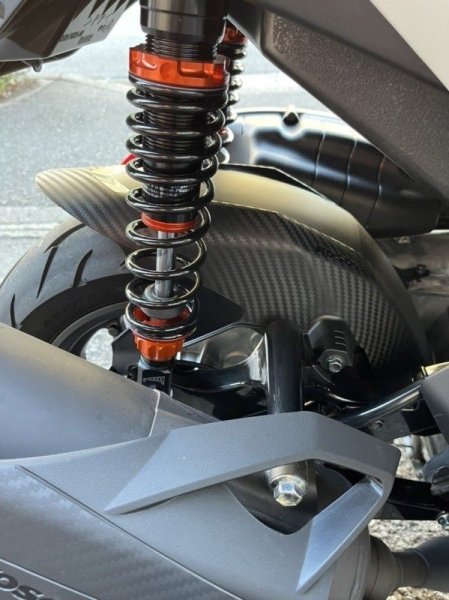 画像5: 🌟 KOSO リアフェンダー（カーボンルック） 🌟 【グリファス専用｜スポーティなショートタイプ】 (5)