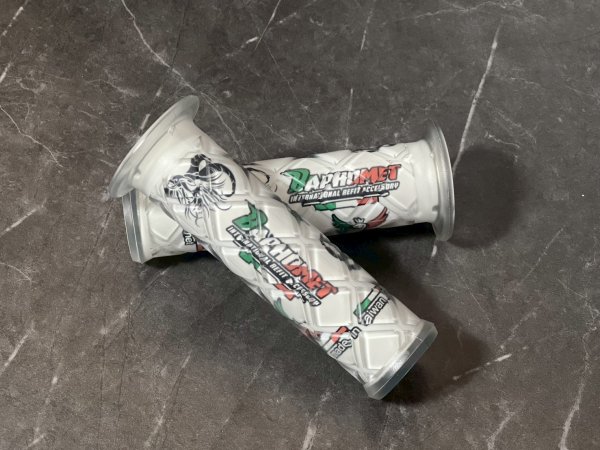 画像16: 🐐Baphomet バフォメット イタリア三色グリップ|ブラック/ホワイト(波打ちタイプ/ダイヤカットタイプ) (16)