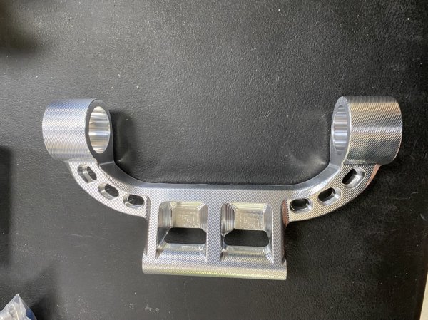 画像7: 🛠️【Super Factory】１ピース　CNCエンジンハンガー　スーパーファクトリー［シグナスX 1型〜5型対応］ロンスイ (7)