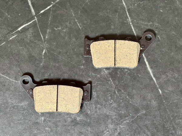 画像10: 👑【KING brake】キングブレーキ  街道版 フロント/リアブレーキパッド セラミック複合ブレーキパッド｜通勤・普段使いにちょうどいい◎ シグナスｘ３型 ４型 5型 ブレンボ　対応 (10)