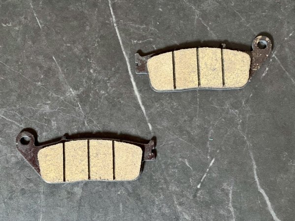 画像7: 👑【KING brake】キングブレーキ  街道版 フロント/リアブレーキパッド セラミック複合ブレーキパッド｜通勤・普段使いにちょうどいい◎ シグナスｘ３型 ４型 5型 ブレンボ　対応 (7)