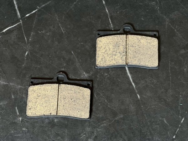 画像13: 👑【KING brake】キングブレーキ  街道版 フロント/リアブレーキパッド セラミック複合ブレーキパッド｜通勤・普段使いにちょうどいい◎ シグナスｘ３型 ４型 5型 ブレンボ　対応 (13)