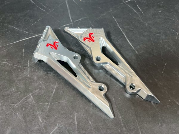 画像8: 🐐【BAPHOMET】バフォメット グリファス専用 アルミ+CNCステー付きカーボンフロントフェンダー (8)