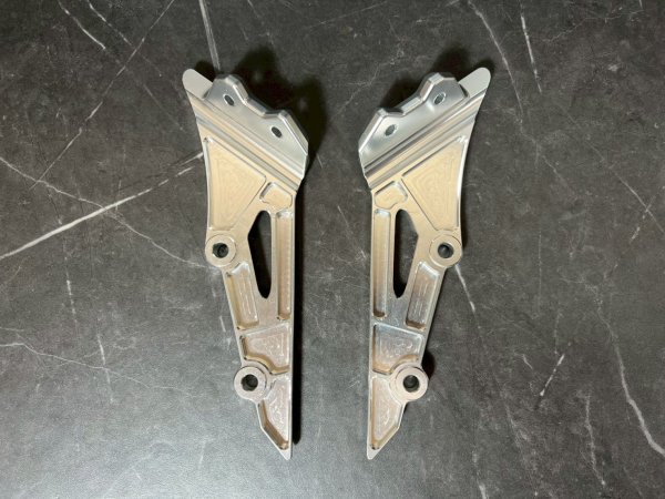 画像9: 🐐【BAPHOMET】バフォメット グリファス専用 アルミ+CNCステー付きカーボンフロントフェンダー (9)