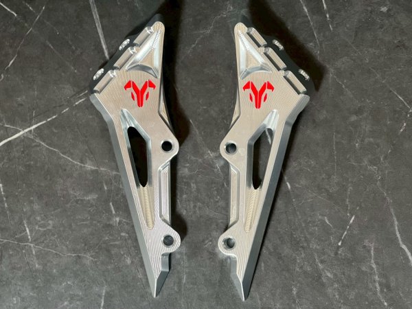 画像7: 🐐【BAPHOMET】バフォメット グリファス専用 アルミ+CNCステー付きカーボンフロントフェンダー (7)