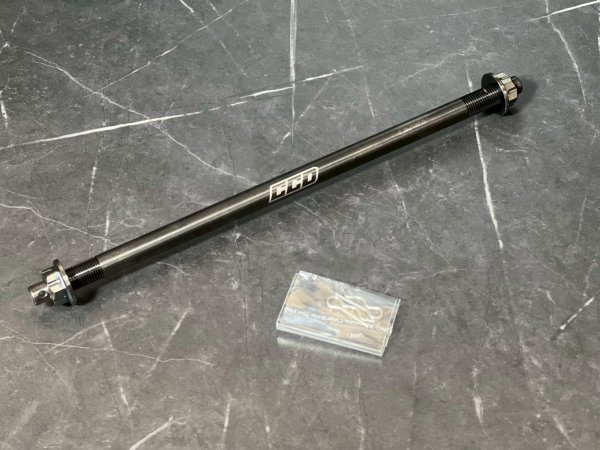 画像8: 【CCD FACTORY】ステンレス アクスルシャフト|グリファス・シグナスX対応 (8)