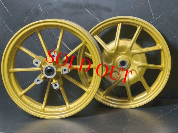 画像1: 【中古品】シグナスX 1.2.3型用 ホイール 前後 セット🏍️ゴールド (1)