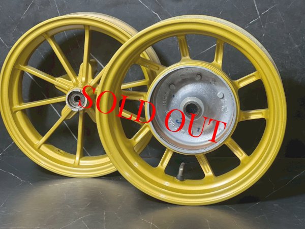 画像2: 【中古品】シグナスX 1.2.3型用 ホイール 前後 セット🏍️ゴールド (2)