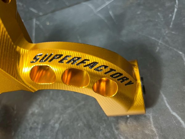 画像33: 🛠️【Super Factory】１ピース　CNCエンジンハンガー　スーパーファクトリー［シグナスX 1型〜5型対応］ロンスイ (33)