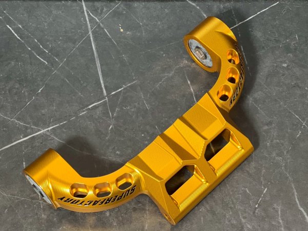 画像29: 🛠️【Super Factory】１ピース　CNCエンジンハンガー　スーパーファクトリー［シグナスX 1型〜5型対応］ロンスイ (29)