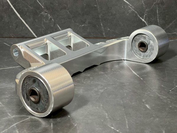 画像27: 🛠️【Super Factory】１ピース　CNCエンジンハンガー　スーパーファクトリー［シグナスX 1型〜5型対応］ロンスイ (27)