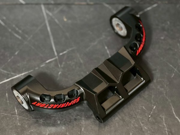 画像14: 🛠️【Super Factory】１ピース　CNCエンジンハンガー　スーパーファクトリー［シグナスX 1型〜5型対応］ロンスイ (14)