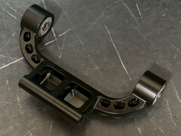 画像16: 🛠️【Super Factory】１ピース　CNCエンジンハンガー　スーパーファクトリー［シグナスX 1型〜5型対応］ロンスイ (16)