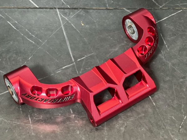 画像9: 🛠️【Super Factory】１ピース　CNCエンジンハンガー　スーパーファクトリー［シグナスX 1型〜5型対応］ロンスイ (9)