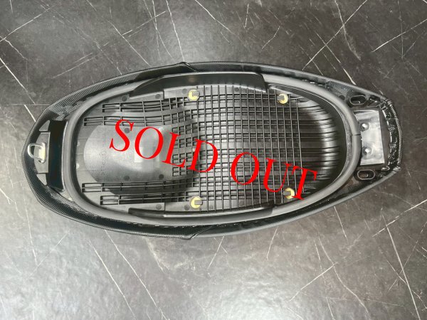 画像6: 【中古品】💫DCR ローダウンタックロールシート ブラックカーボン😈|シグナスx 4・5型用 (6)