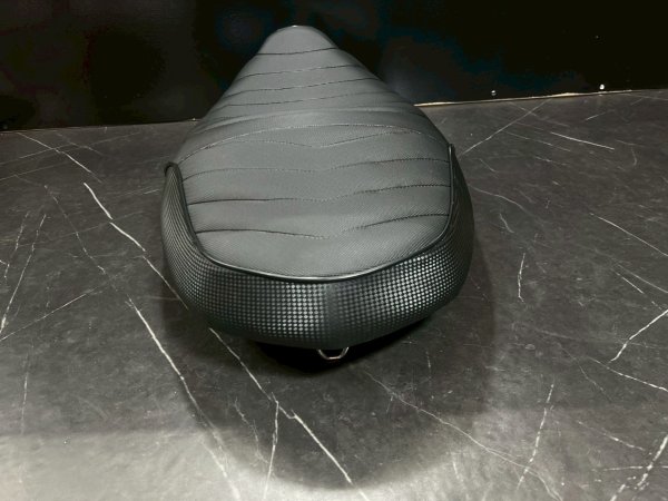 画像5: 【中古品】💫DCR ローダウンタックロールシート ブラックカーボン😈｜シグナスｘ 4・5型用 (5)