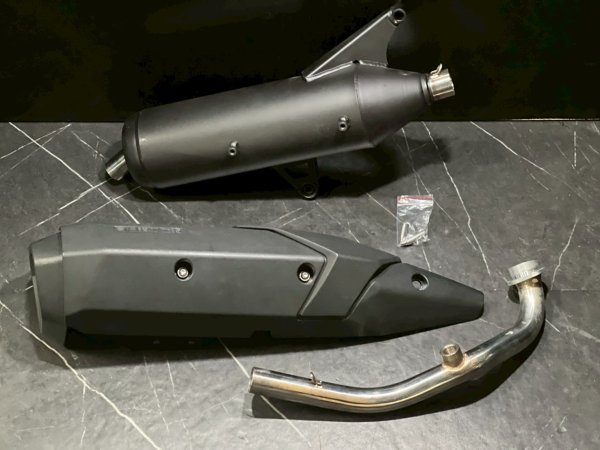 画像1: 🔥特別セール品🔥 🦔【HEDGEHOG B-01 マフラー（158cc仕様・旧モデル）｜シグナスX 2〜3型対応】 (1)