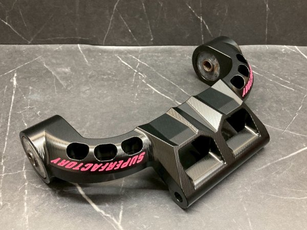 画像39: 🛠️【Super Factory】１ピース　CNCエンジンハンガー　スーパーファクトリー［シグナスX 1型〜5型対応］ロンスイ (39)