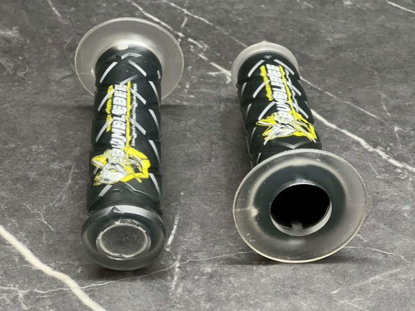 画像3:  🐝Bumblebee バンブルビー PVCシリコングリップ Type2 非貫通タイプ｜125mm｜シグナスｘ　グリファス対応 (3)