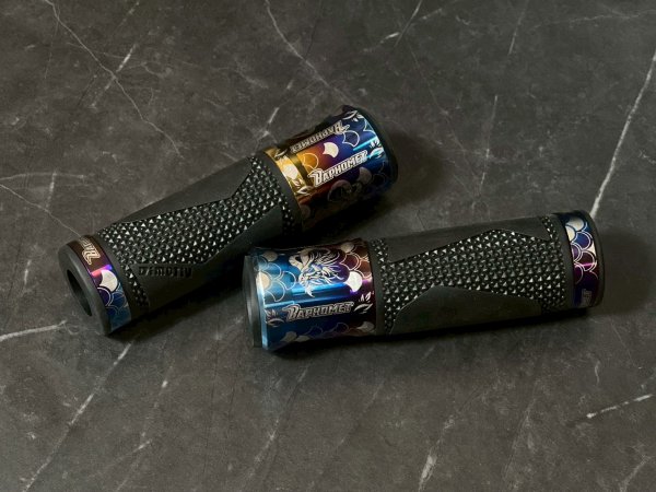 画像5: 🐐BAPHOMET チタン×ラバーグリップ｜貫通タイプ バイク用カスタムグリップ バフォメット (5)