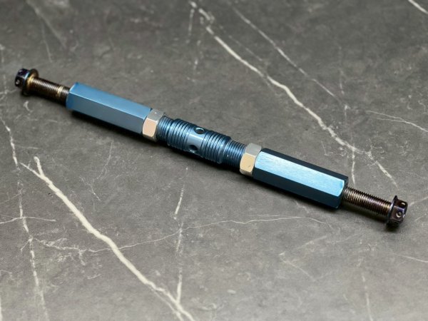 画像1: 【中古品】リアサスペンション　スタビライザー　補強　フレームの剛性を強化！ (1)