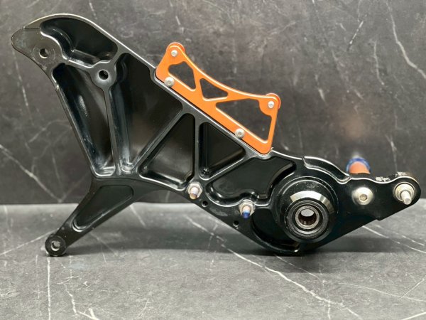 画像4: 【中古品】BURIAL　スイングアーム　シグナスｘ　２、３型対応 (4)