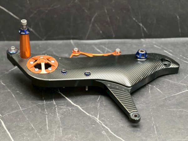 画像2: 【中古品】BURIAL　スイングアーム　シグナスｘ　２、３型対応 (2)