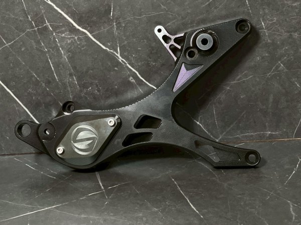 画像2: 🔥 SUPER FACTORY CNCスイングアーム｜シグナスX 1〜3型対応 (2)