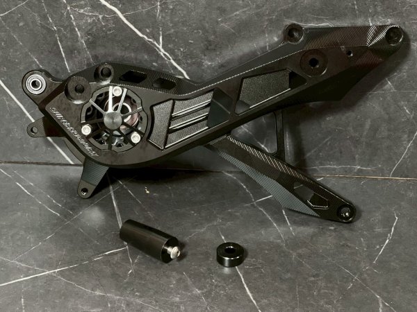 画像1: 🔥 SUPER FACTORY CNCスイングアーム｜シグナスX 4型・5型対応 (1)