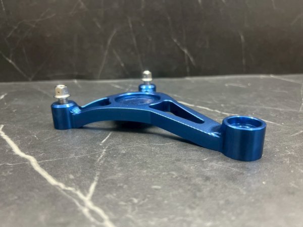 画像15: 🦔HEDGEHOG ヘッジホッグ HS1専用 カチ上げサイレンサーステー｜シグナスX対応 ブラケット (15)