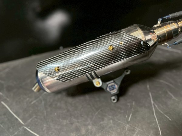 画像3: 【中古】Bumblebee バンブルビー SS1チタン カーボンカバー　シグナスX・BW'S125/[125cc〜158cc用] (3)