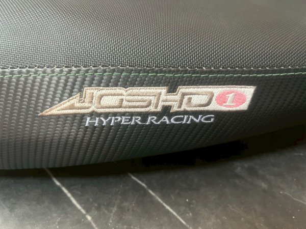 画像6: 【中古品】💫JOSHO1　フラットシート レザー/カーボン シグナス｜ｘ2型用《Daytona デイトナ 》メットインポケット付き (6)