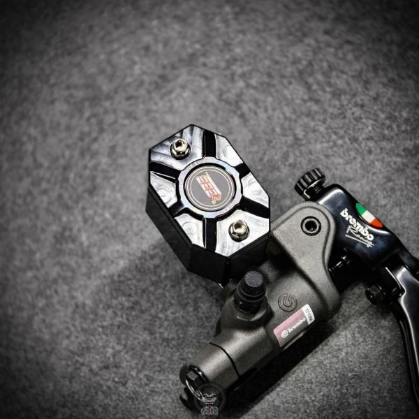 画像3: 💎 999R Brembo RCS ラジアルブレーキマスターシリンダー用 CNCタンクセット｜シグナスX 7型 (3)
