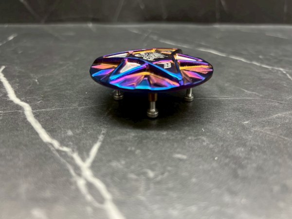 画像2: ⚔️ Baphomet チタン合金 魔法陣フューエルキャップ｜シグナスX用 (2)