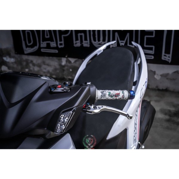 画像4: ⚔️ BAPHOMET CNCマスターシリンダーキャップ｜シグナスX 7型 純正マスター対応 (4)
