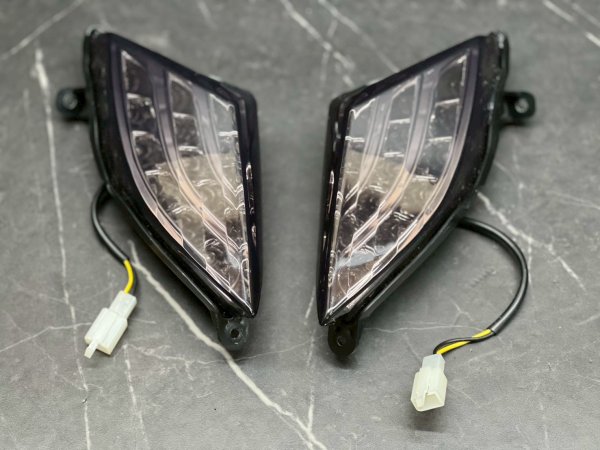 画像1: 【アウトレット】LED フロントウィンカー｜シグナスX ４〜５型対応　スモーク (1)